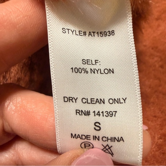 ASTR the Label | Fuzzy Eyelash Crop Sweater in Rust | Sz S - Picture 9 of 9